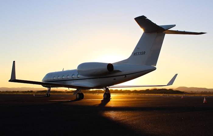When it comes to air travel, private jets and commercial planes operate at different altitudes.